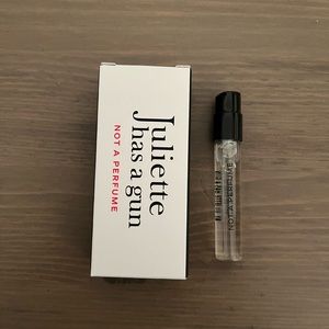 Juliette has a gun not a purfum e🌹 sample